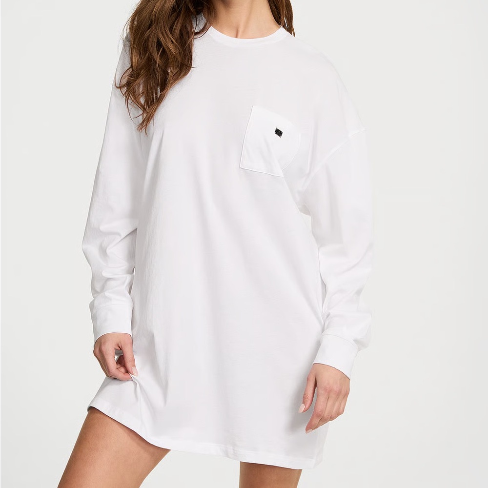 NWOT VICTORIA'S SECRET 100% Cotton Long-Sleeve Pocket Sleep Tee